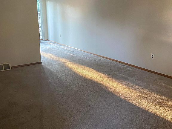 4th image of 810 Jackson Ln #814
