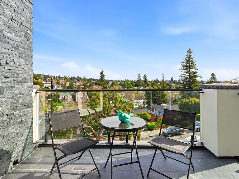 21 Cambridge Way — Photo 40