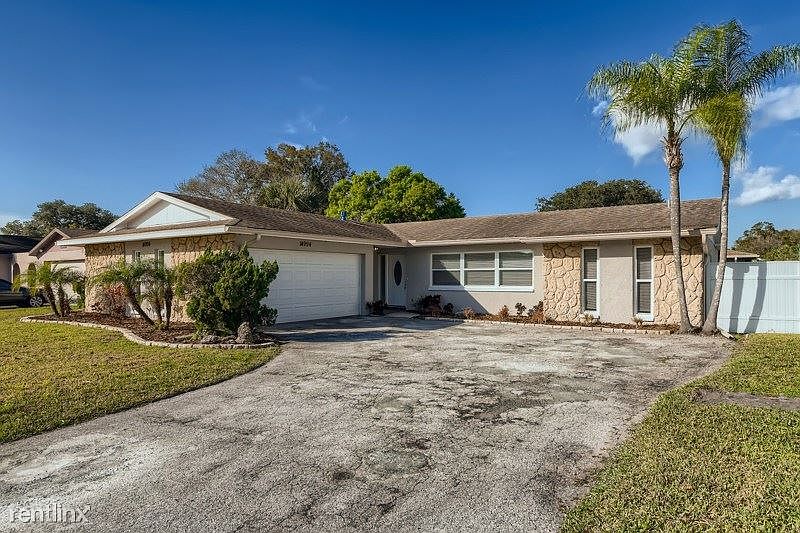 1st image of 14994 Cromwell Dr