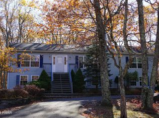 101 Blue Spruce Ct, Milford, PA 18337