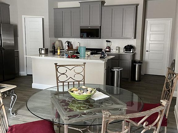 3rd image of 2104 Tawny Dr #1