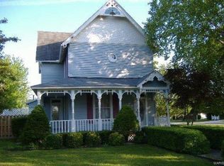 104 E Division St, Brownstown, IL 62418