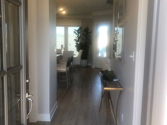 3rd image of 424 Stacey Ln