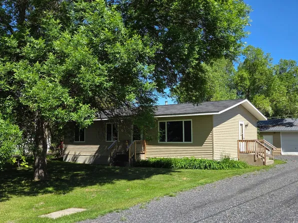 610 16th St E, International Falls, MN 56649