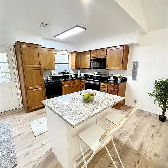 5704 Sterling Green Trl — Photo 28