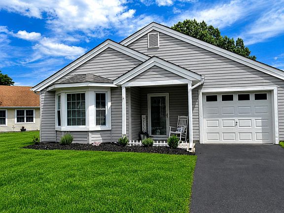 2nd image of 26 Dogwood Dr
