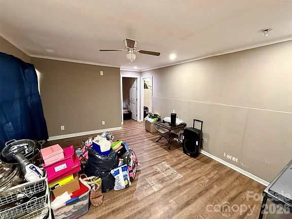 4th image of 2607 Crescent Ln