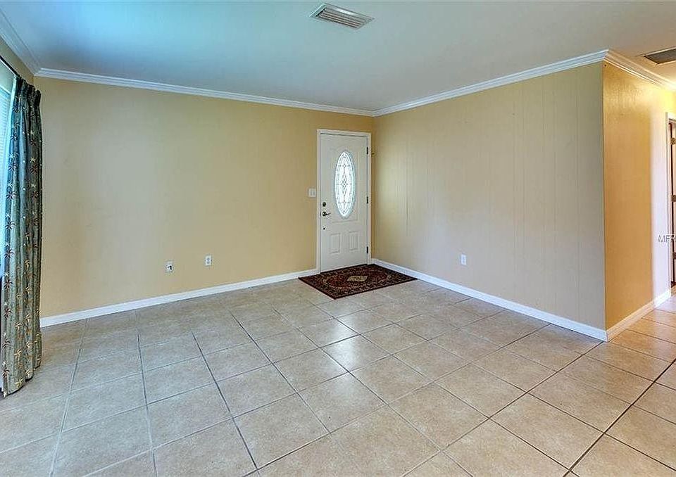 1st image of 900 N Conrad Ave