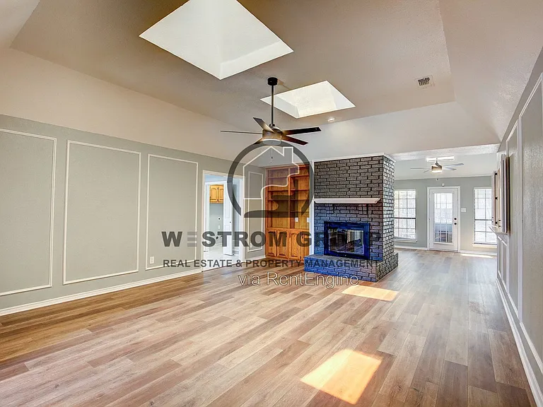3914 Meadow Dr — Photo 9