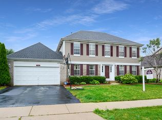 1122 Winding Glen Dr, Carol Stream, IL