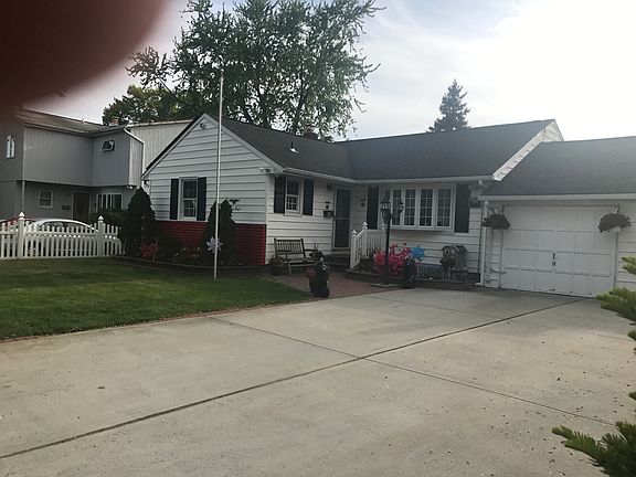 3rd image of 48 E End Ave