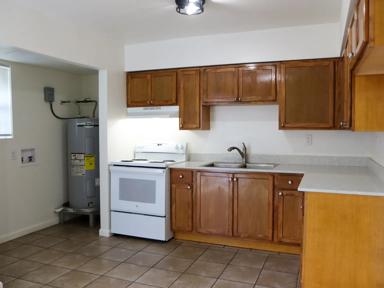 637 Farmington Pl — Photo 4