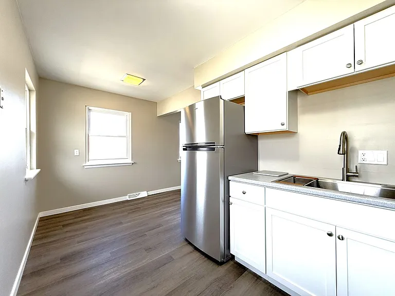 11049 W Hampton Ave — Photo 11