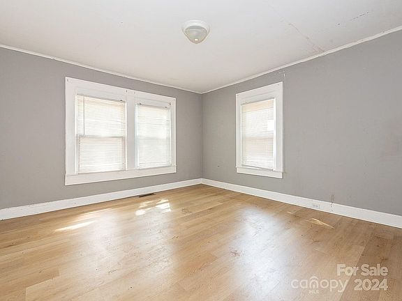 5th image of 420 Coggins Ave