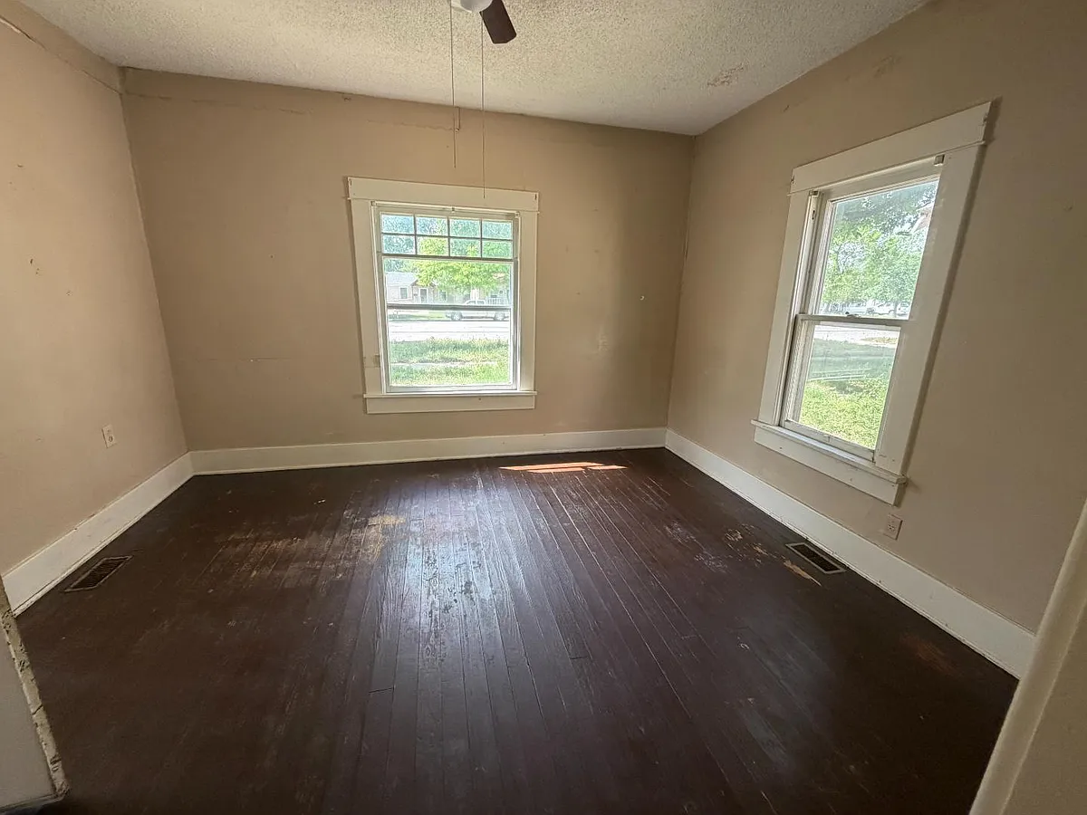 Property Photo - 928 E 3rd Ave