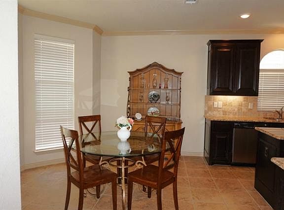 5th image of 6812 San Fernando Dr