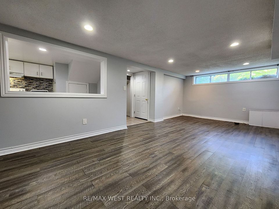 2nd image of 65 Thorncroft Cres #Basement