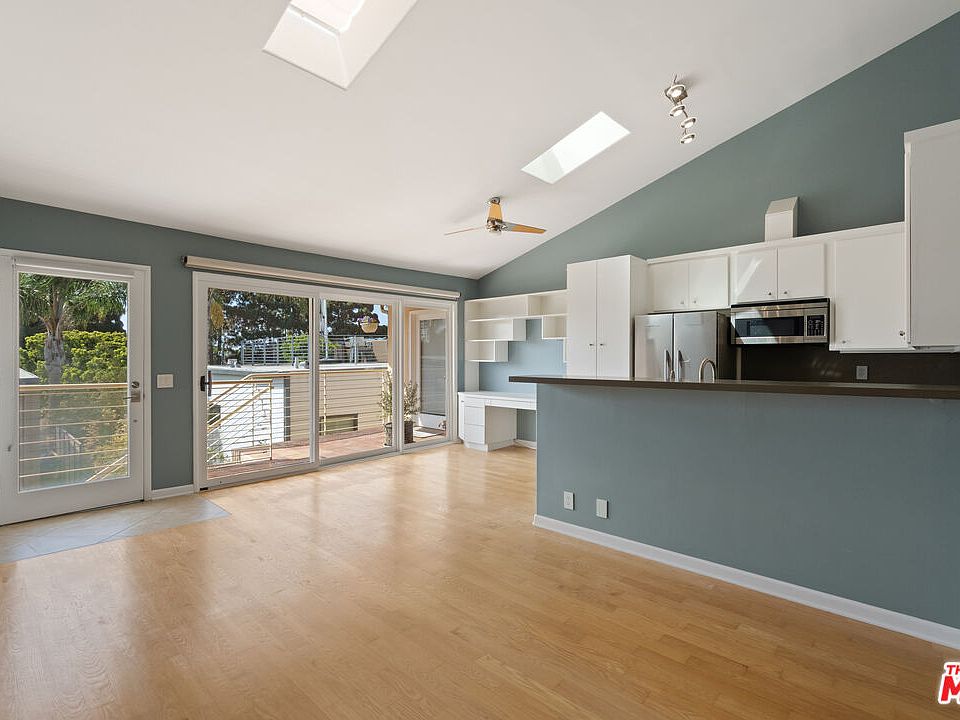 1st image of 2216 4th St APT 7