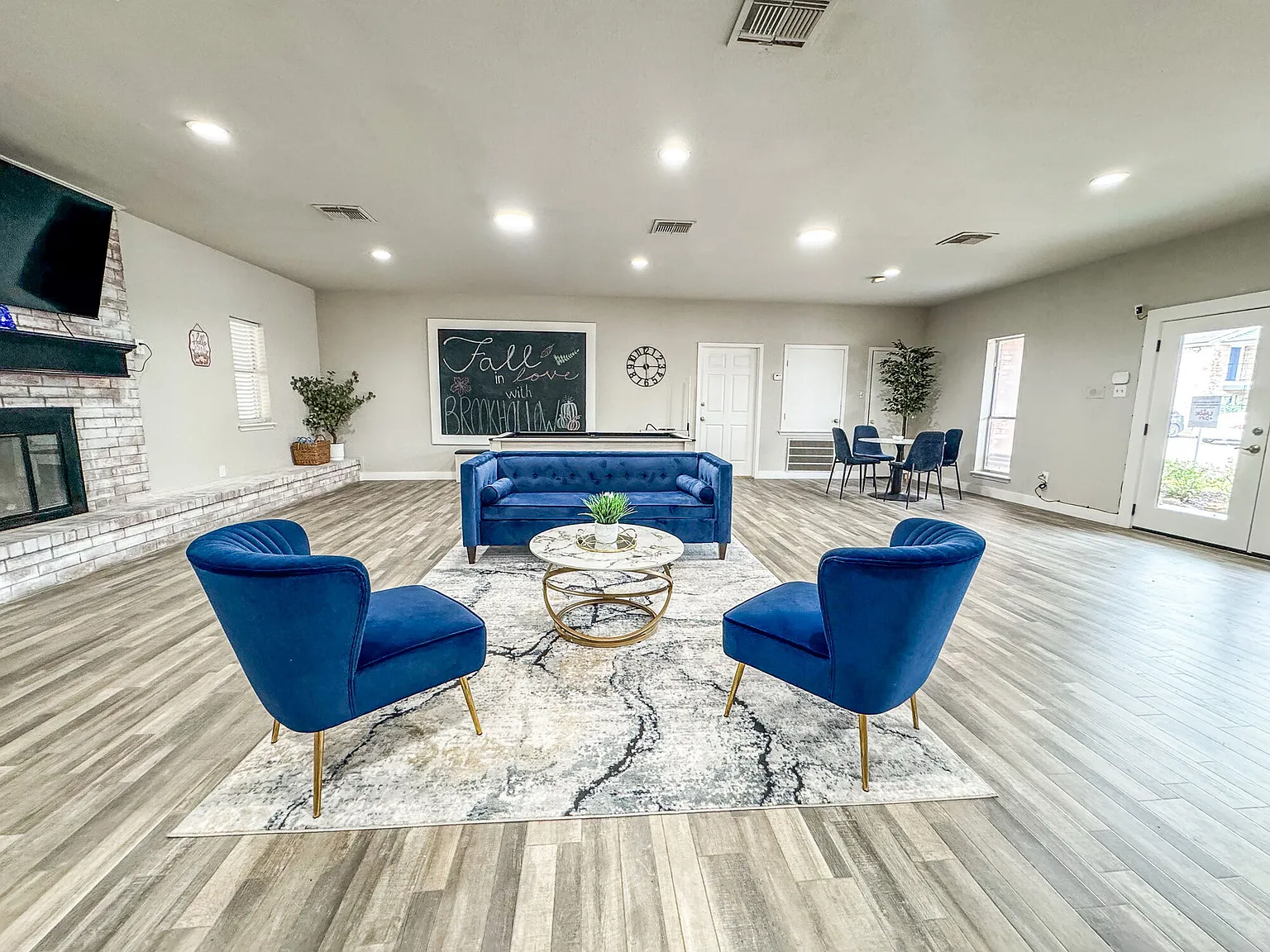 Brookhollow Apartments — Photo 3