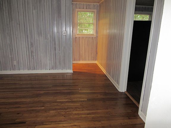 5th image of 204 1/2 E Mary St APT A