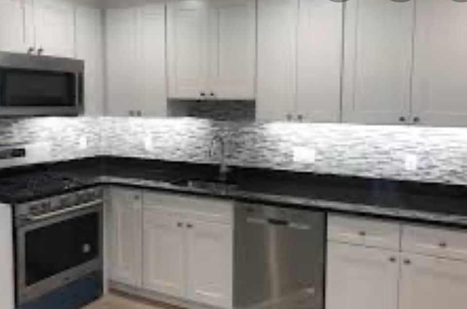 2nd image of 9 Perry St APT 3