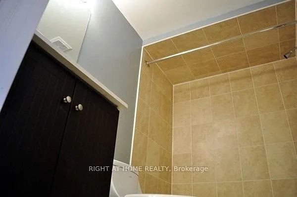 242 Demaine Cres — Photo 8