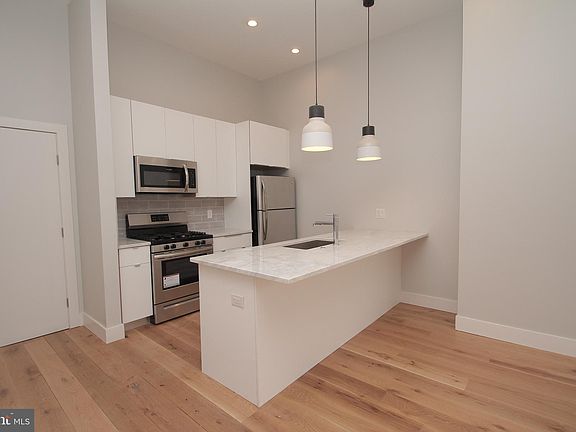 3rd image of 220-24 S 3rd St Unit 201