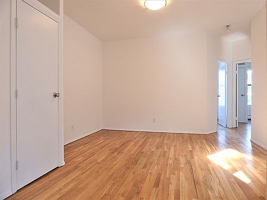 4th image of 2 Clinton St APT 4C