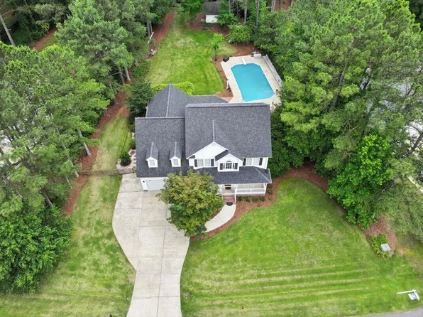 1817 Foxbrook Dr, Raleigh, NC 27603