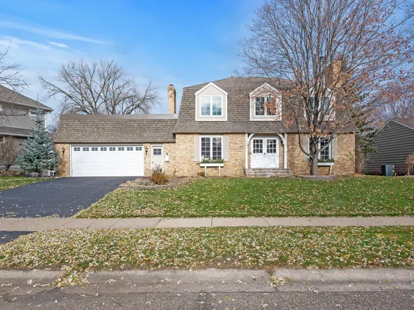 5648 Woodcrest Dr, Edina, MN 55424
