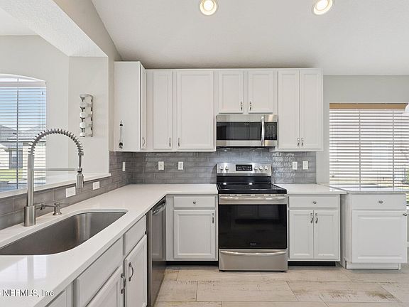 4th image of 1830 COPPER STONE Drive #E