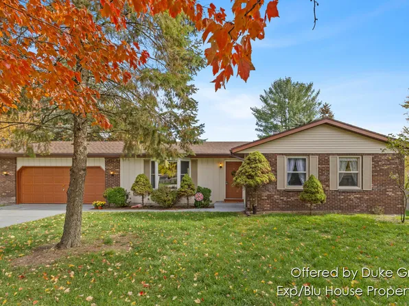 6374 Clover Ln, Jenison, MI 49428