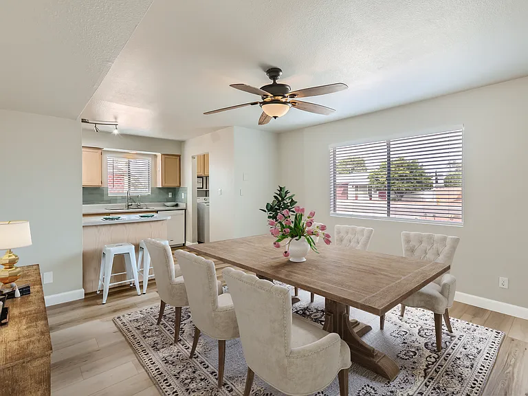 8725 E Valley View Rd — Photo 3