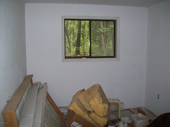 5th image of 12 Boxwood Cir #B64