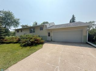 1404 Burrel Ave NE, Cooperstown, ND 58425
