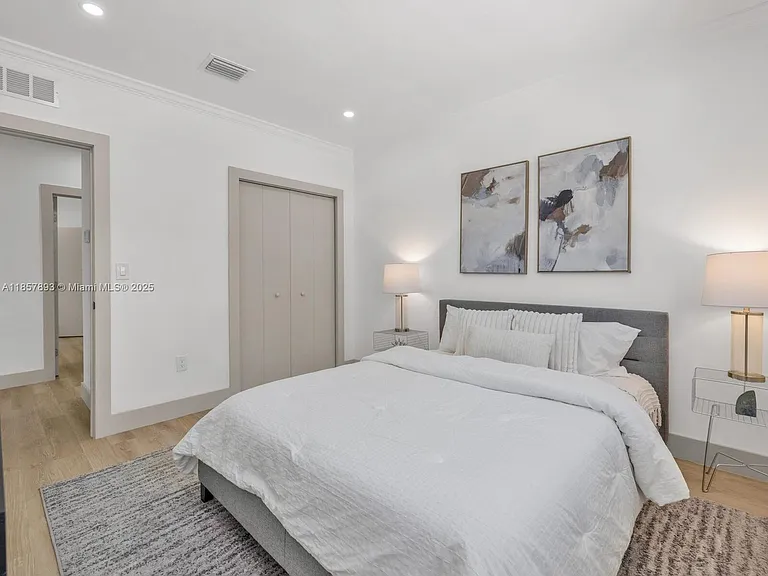 1371 NE 115th St — Photo 25