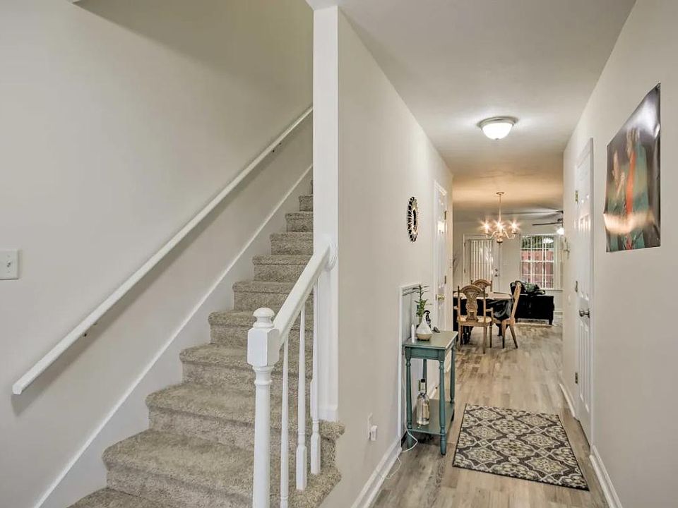 Foyer Area (Master Bedroom to the right)