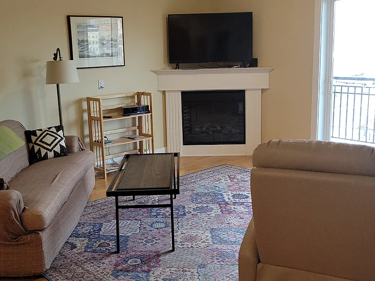 1015 Railroad Ave #304 — Photo 8