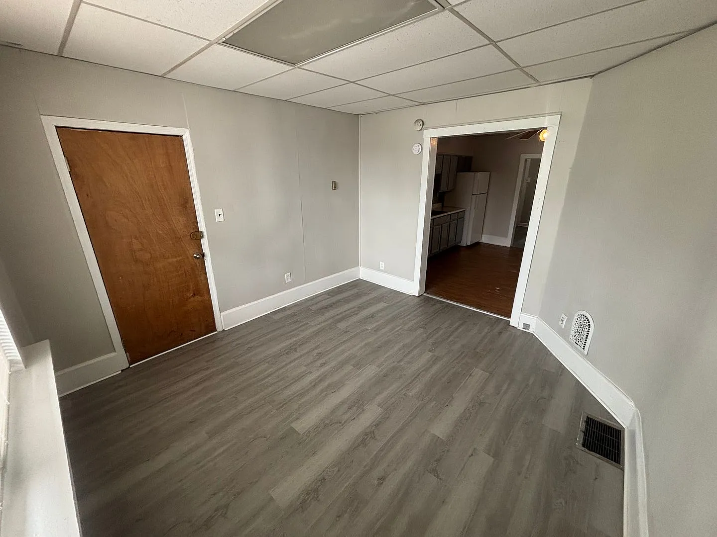 1 bed, 1.0 bath, 1368 sqft, $1,300 — Photo 2