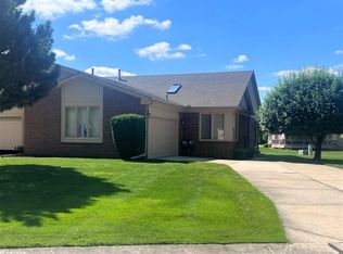 41377 Fortuna Dr E, Clinton Township, MI 48038
