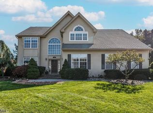 13 Rue Chagall, Somerset, NJ 08873