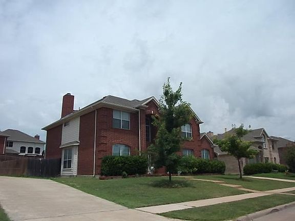 2nd image of 305 Oleander Dr