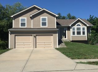 11904 N Forest Ave, Kansas City, MO 64155
