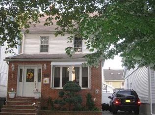 8837 249th St, Jamaica, NY 11426