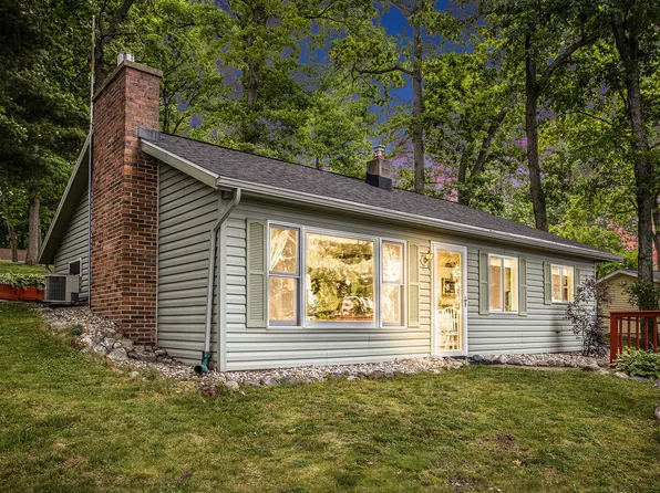 11448 Letchs Ln, Delton, MI 49046