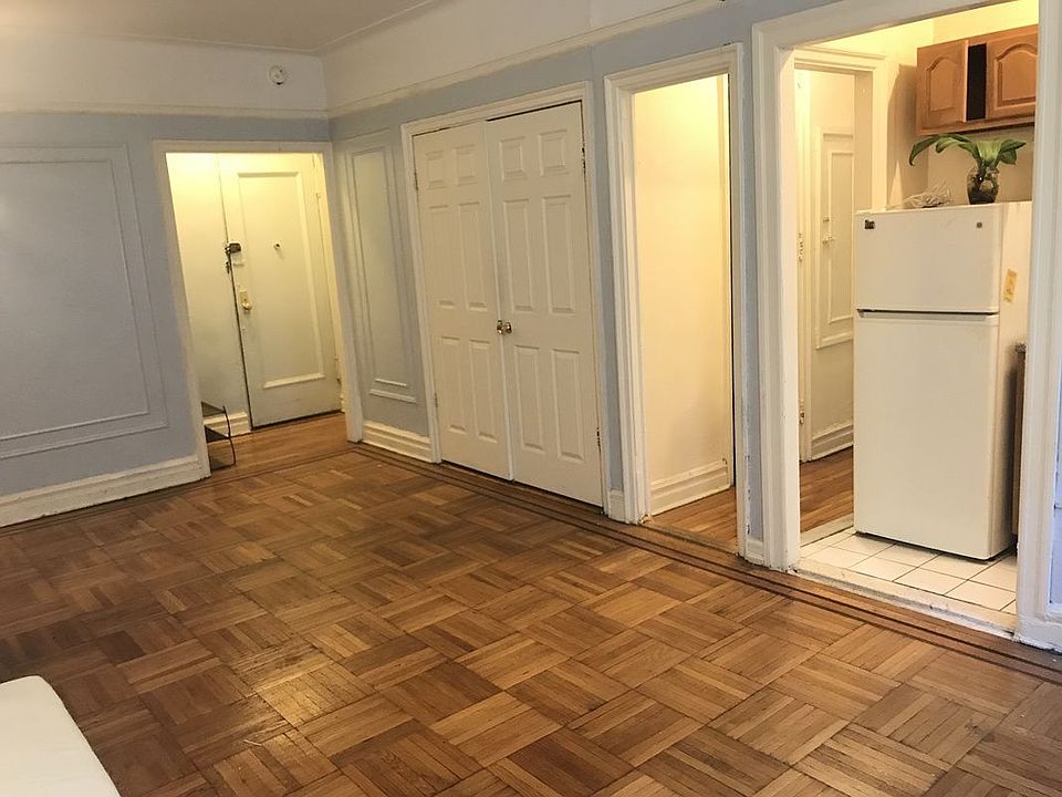 2nd image of 131 Lincoln Rd APT 2J