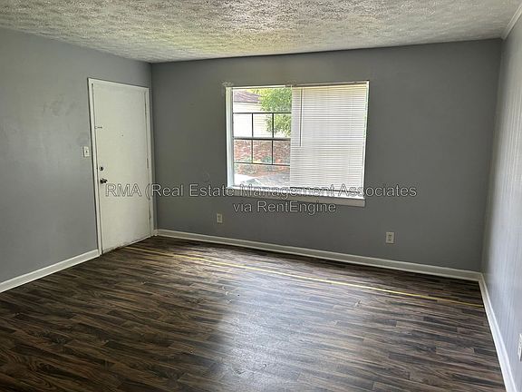 2nd image of 1110 W Poplar St #L3