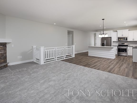 4th image of 3376 Golden Eagle Way #40