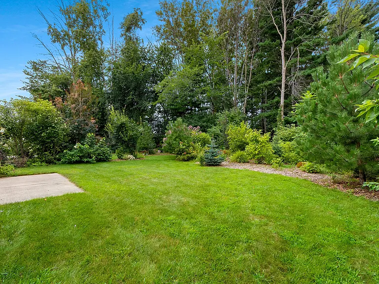 945 Harwood Ave — Photo 42