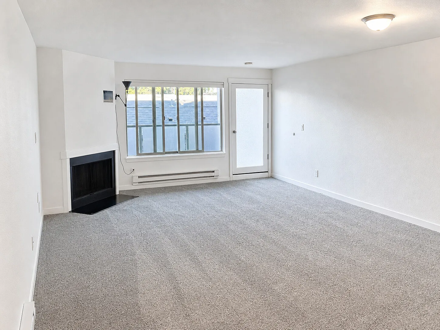 1 bed, 739 sqft, $1,950 — Photo 1